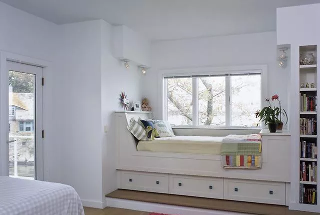 家居风水：睡床可以安在窗台上吗？
